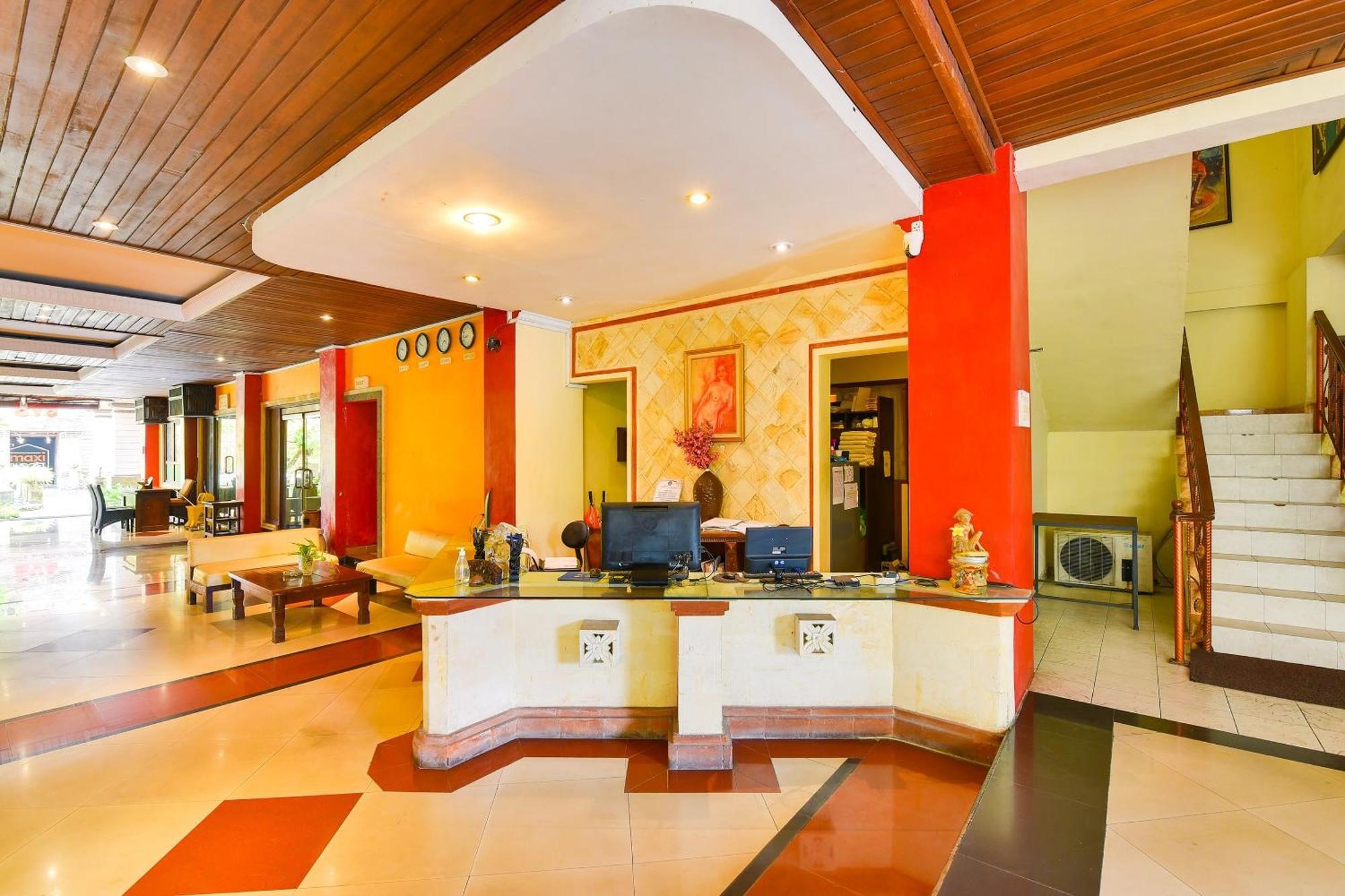 Super Oyo Townhouse Oak Maxi Hotel Legian Kuta  Exterior photo