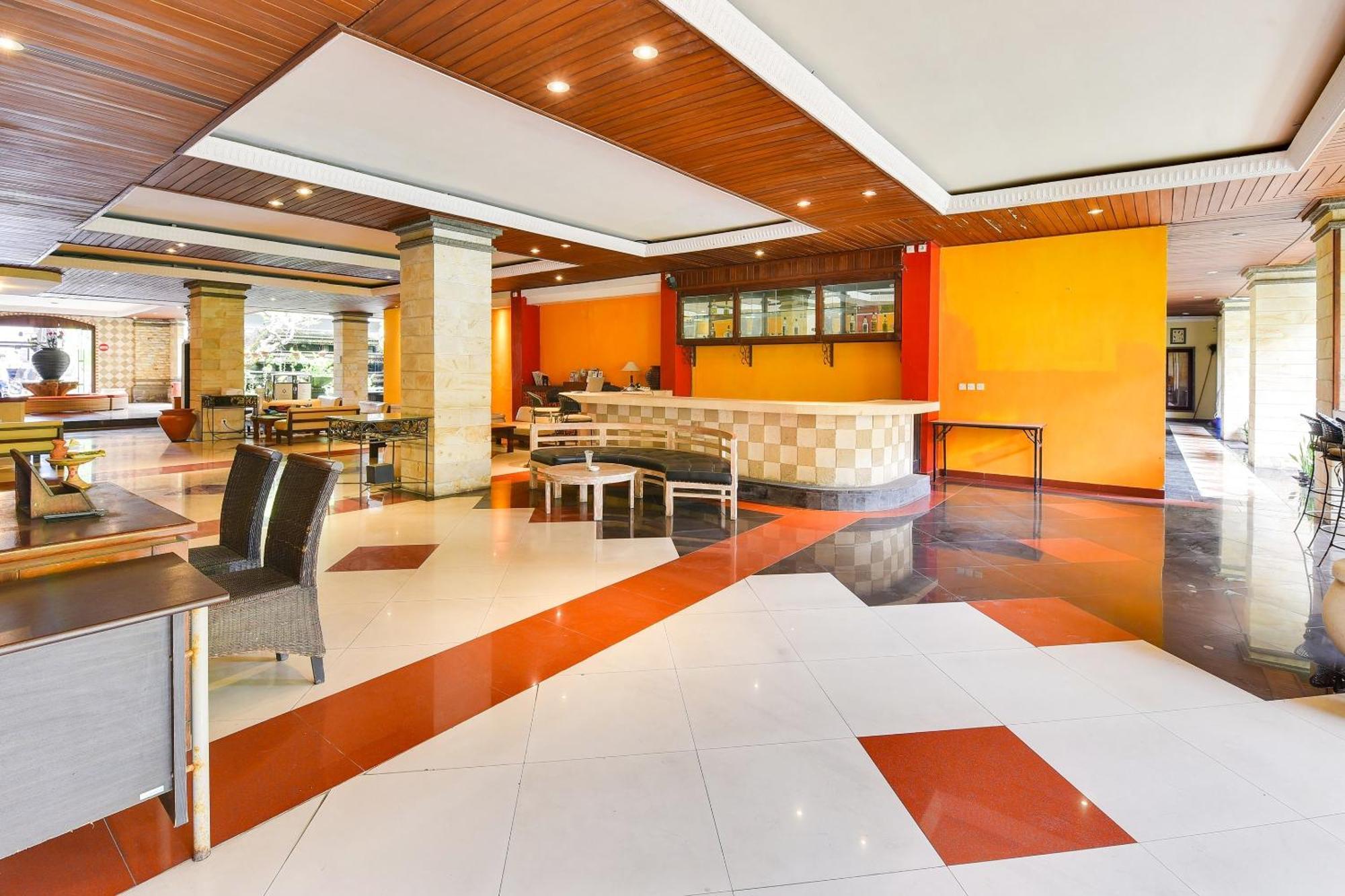 Super Oyo Townhouse Oak Maxi Hotel Legian Kuta  Exterior photo