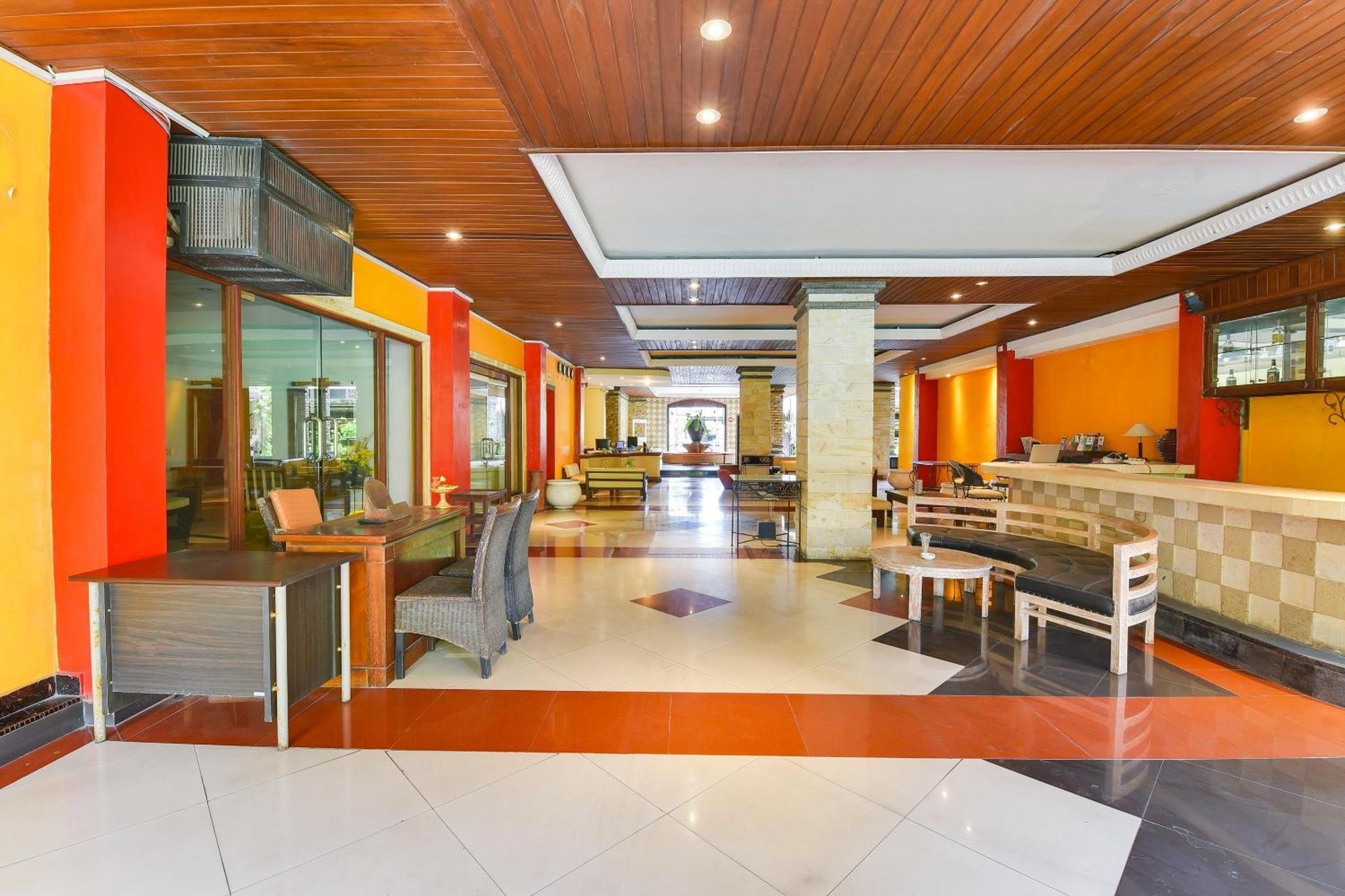Super Oyo Townhouse Oak Maxi Hotel Legian Kuta  Exterior photo